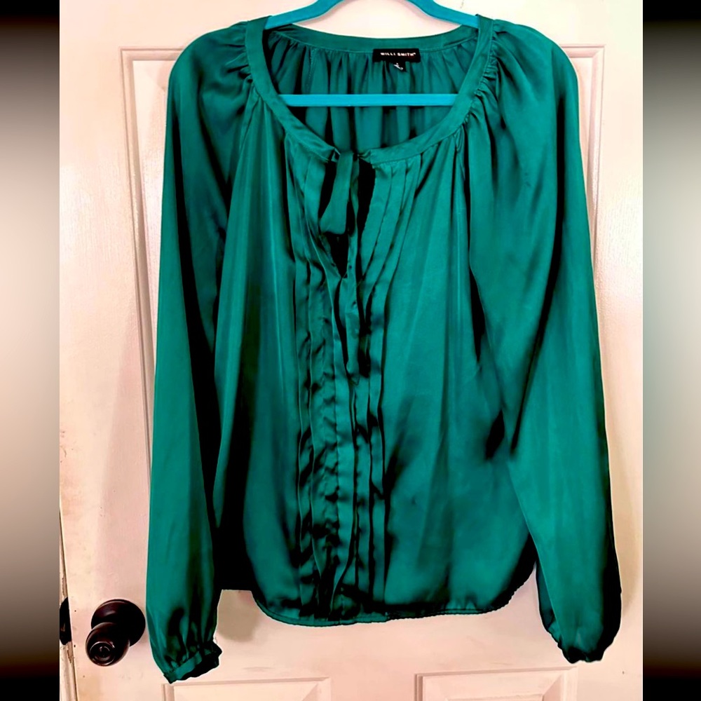 Satin emerald green blouse,size L, Designer:Willi Smith.Smoke free home.